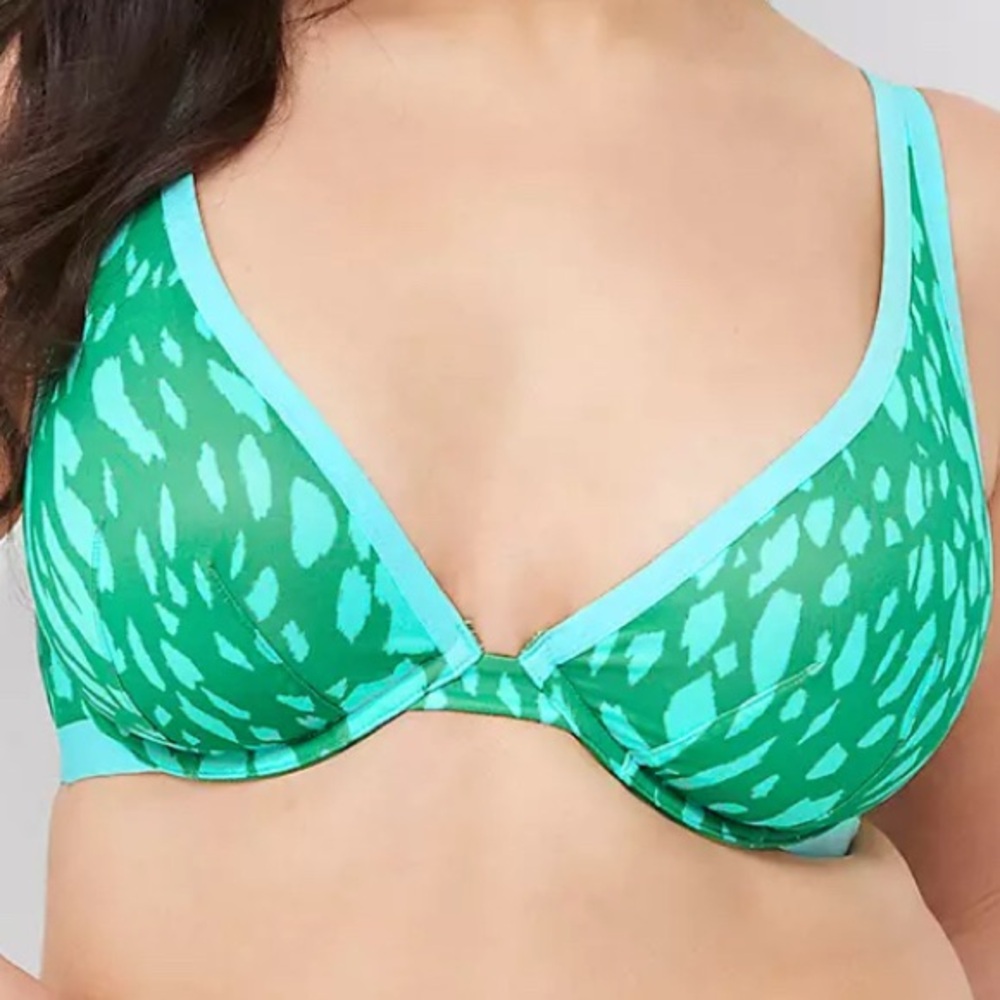 Lane Bryant Cacique Imported Plus Size Bra
Size 40 H
Animal Print Kelly Green